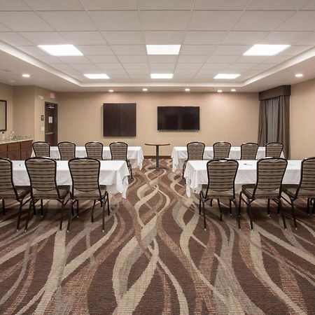 Best Western Plus Lincoln Inn & Suites Exterior photo