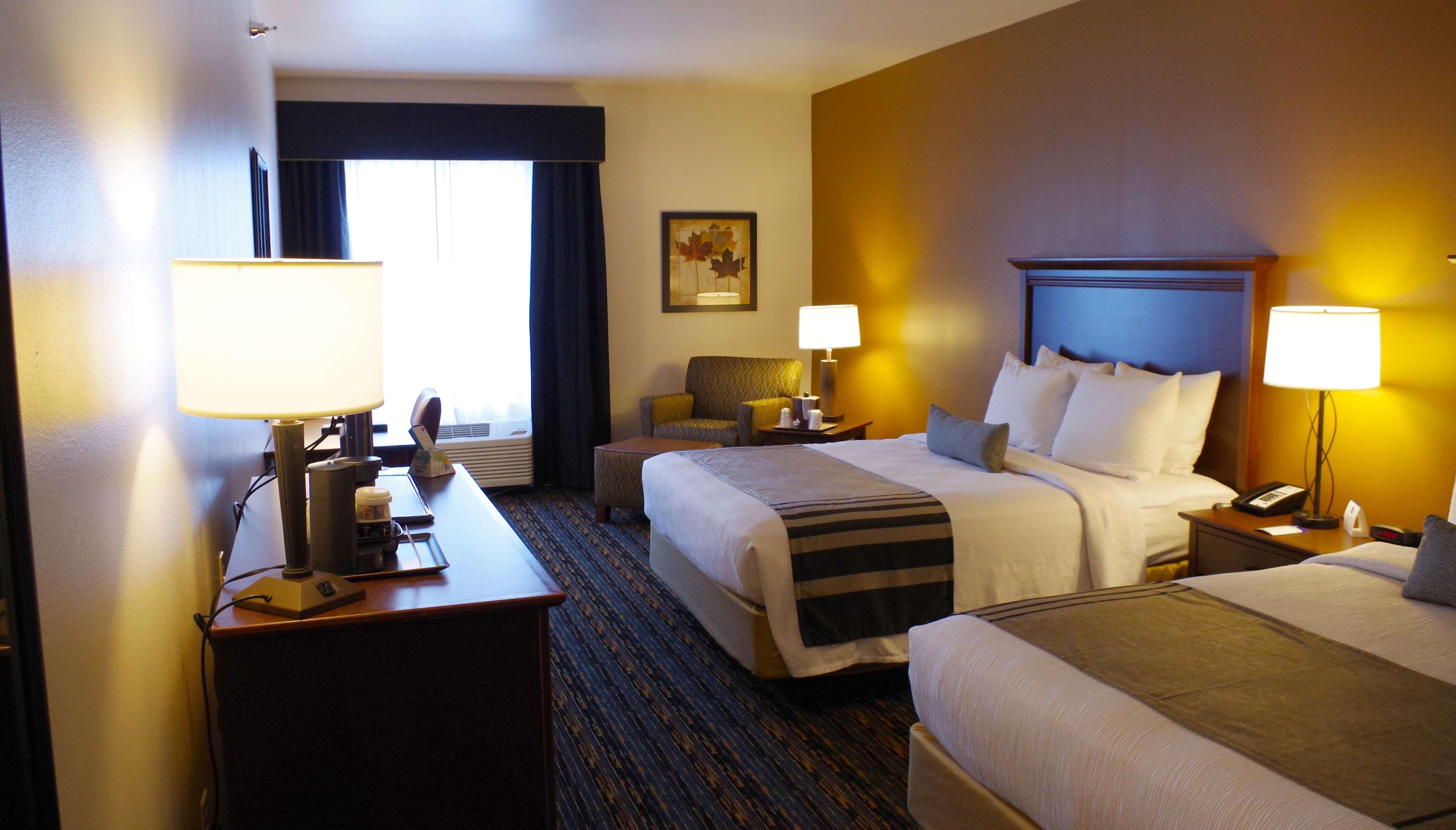 Best Western Plus Lincoln Inn & Suites Exterior photo