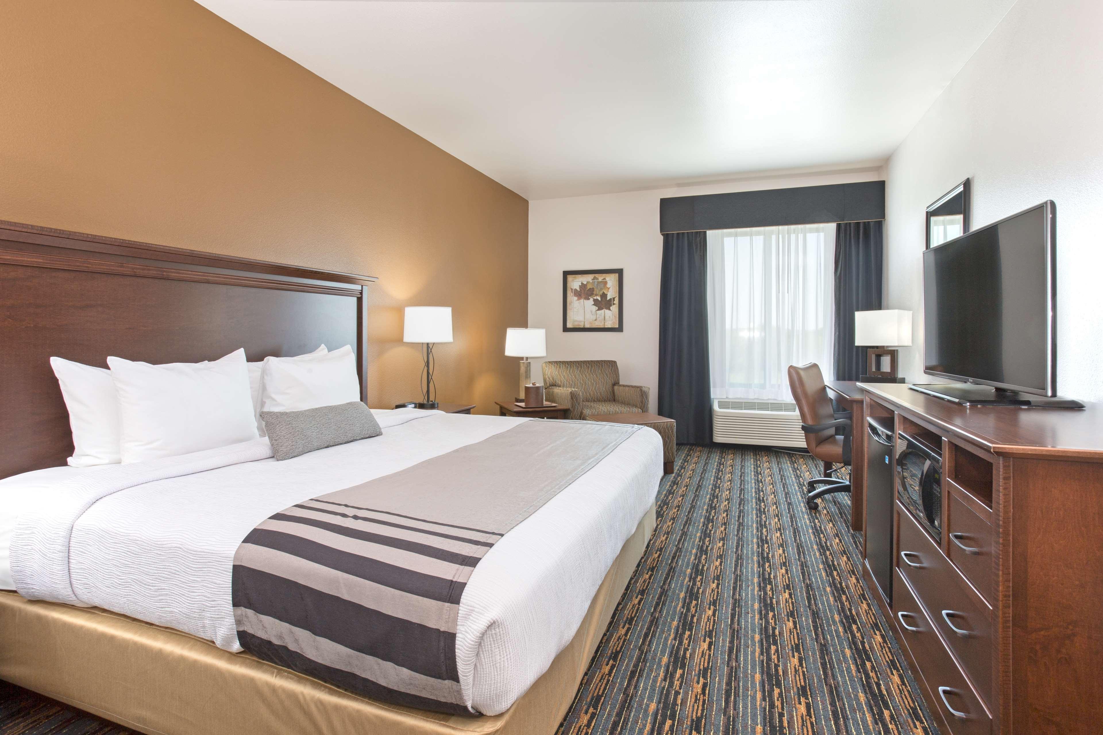 Best Western Plus Lincoln Inn & Suites Exterior photo