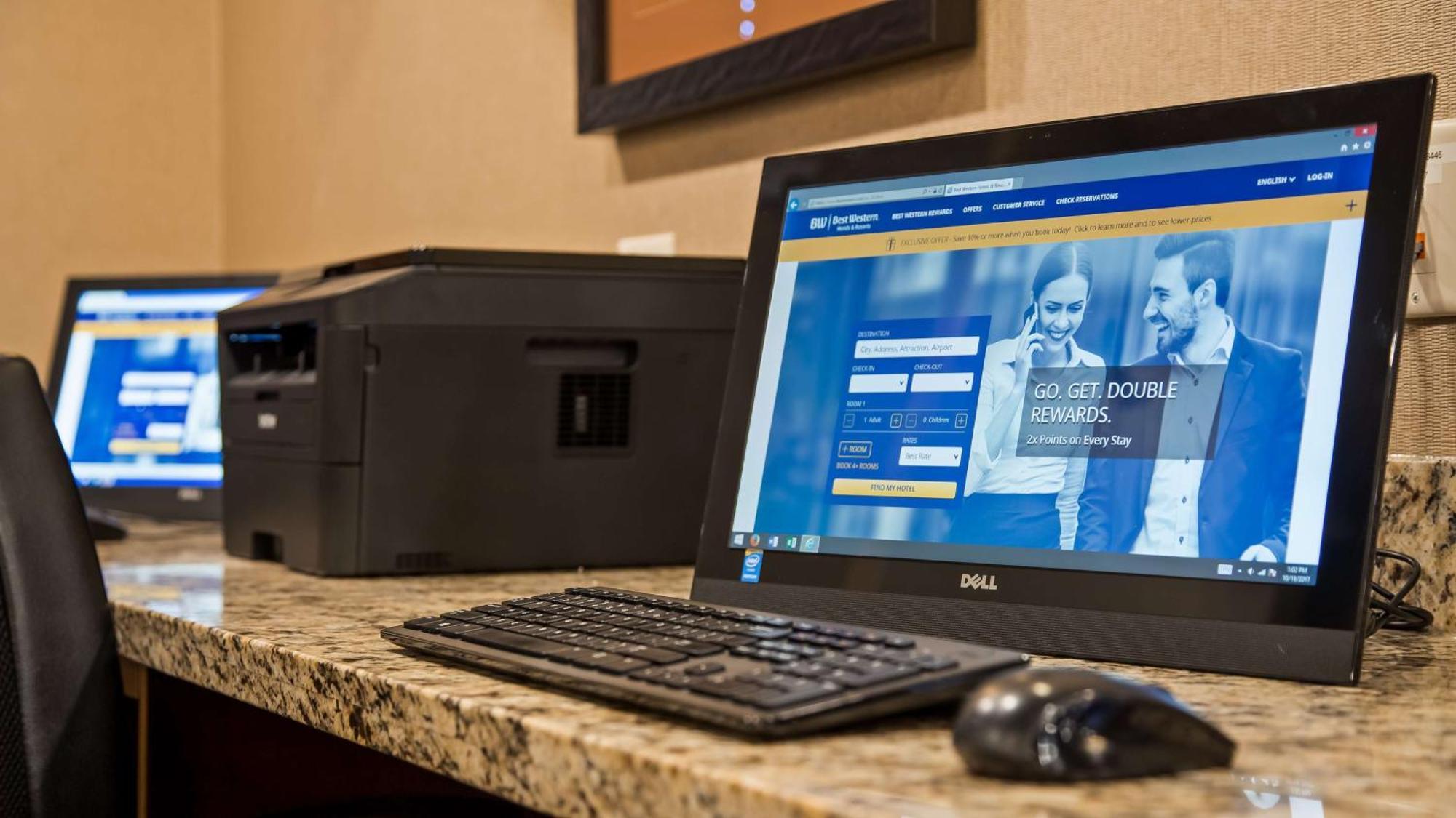 Best Western Plus Lincoln Inn & Suites Exterior photo