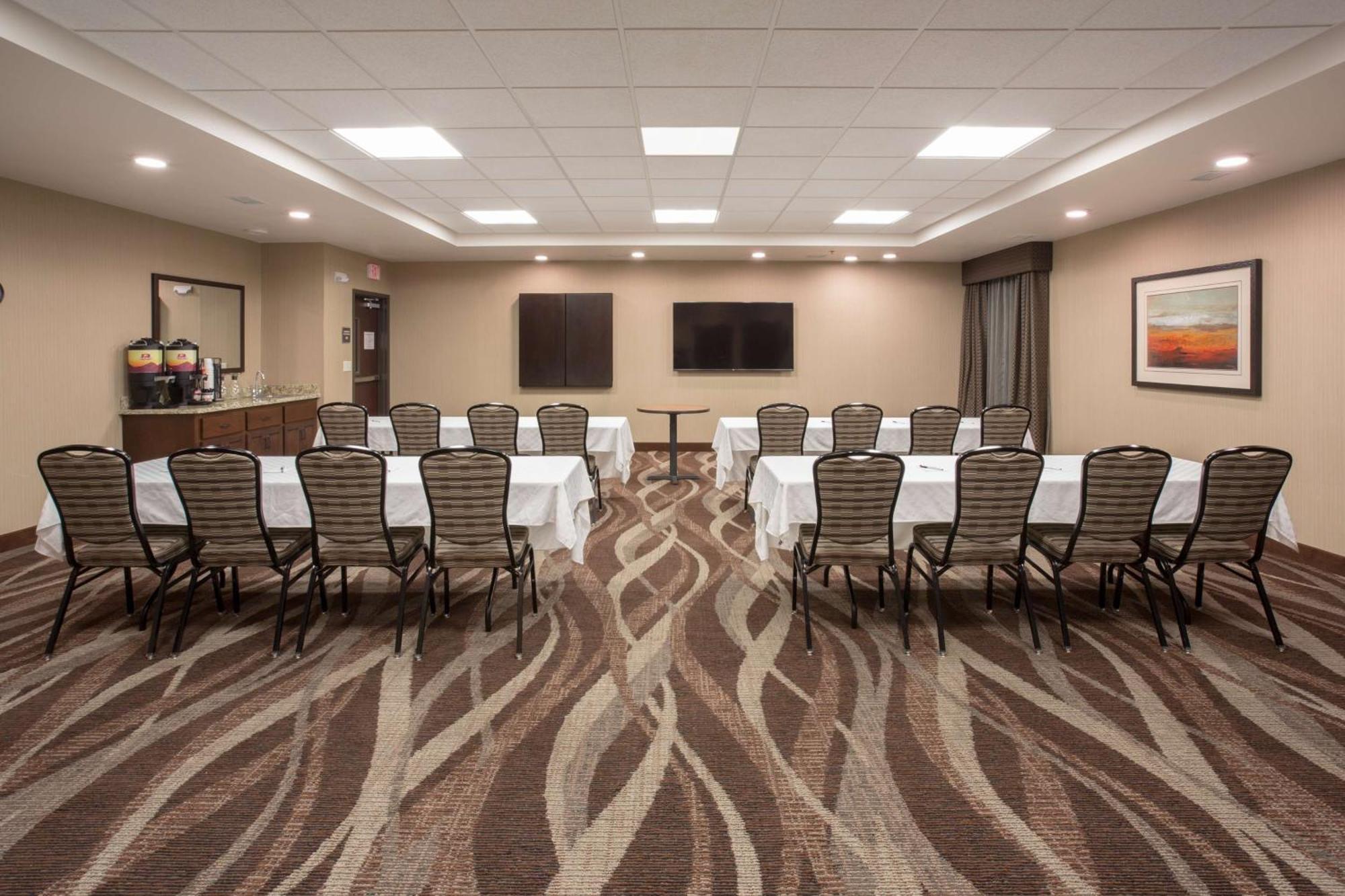 Best Western Plus Lincoln Inn & Suites Exterior photo