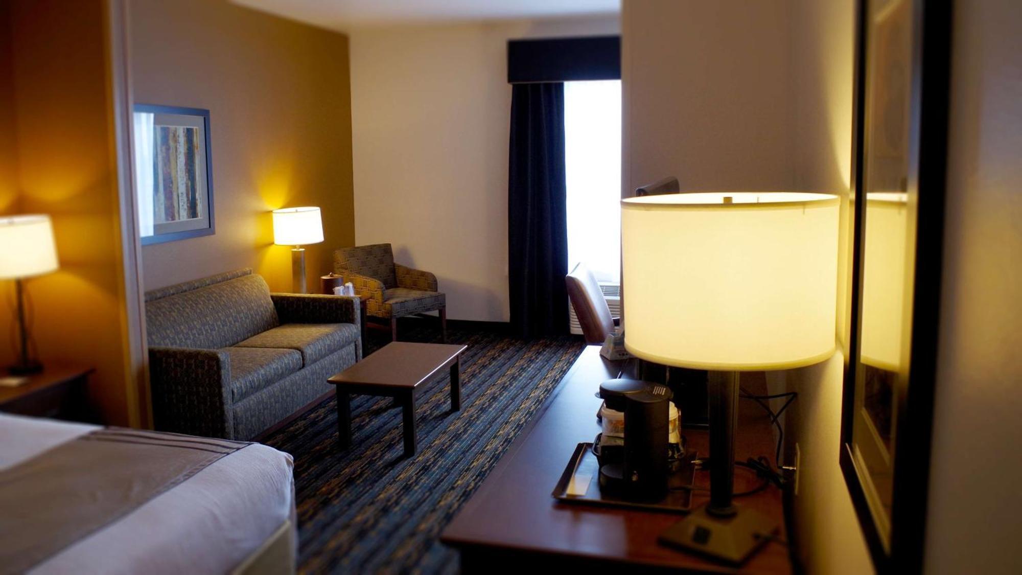 Best Western Plus Lincoln Inn & Suites Exterior photo