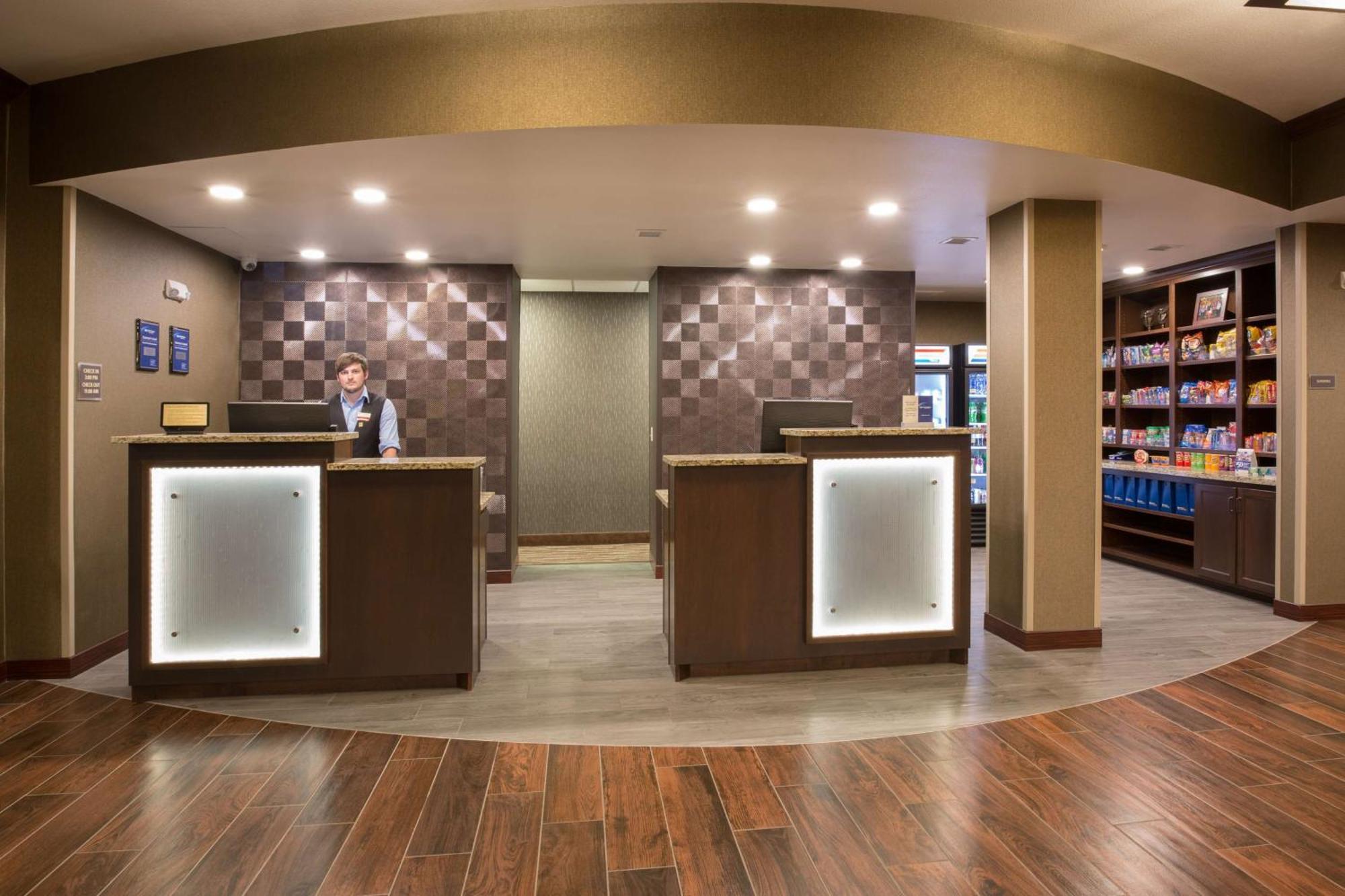 Best Western Plus Lincoln Inn & Suites Exterior photo